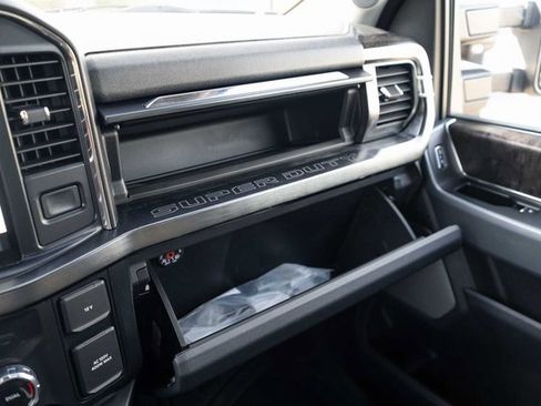 Used 2023 Ford F250 Lariat w/ Sport Appearance Package image 19