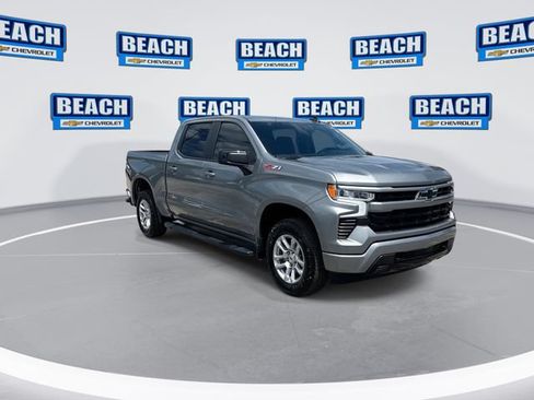 Used 2024 Chevrolet Silverado 1500 RST w/ Z71 Off-Road Package AWD/4WD image 2
