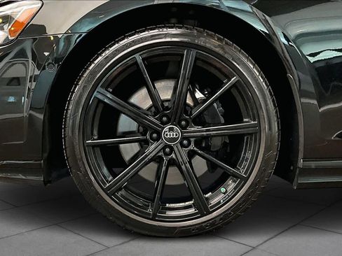 Used 2024 Audi A8 L 3.0T image 10