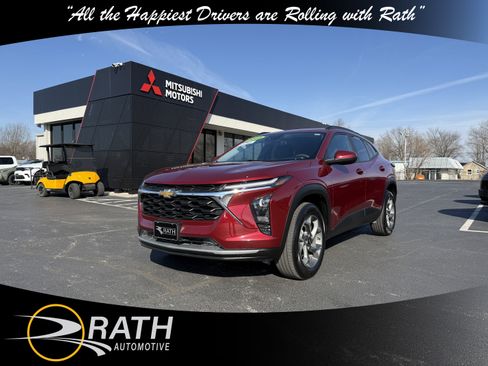 Used 2025 Chevrolet Trax LT image 4