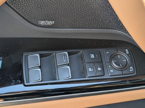 Used 2024 Lexus LX 600 4WD w/ Appearance Package image 23