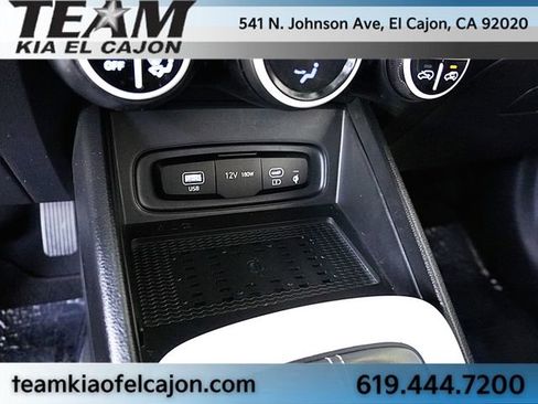 Used 2024 Hyundai Venue Limited FWD image 29