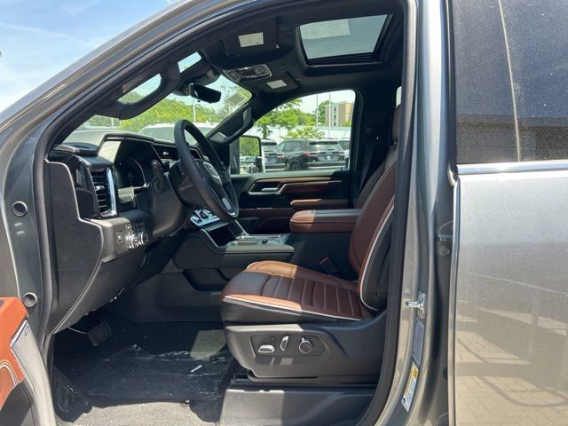 New 2026 GMC Sierra 3500 Denali Ultimate w/ LPO, Black Badging Package AWD/4WD image 9