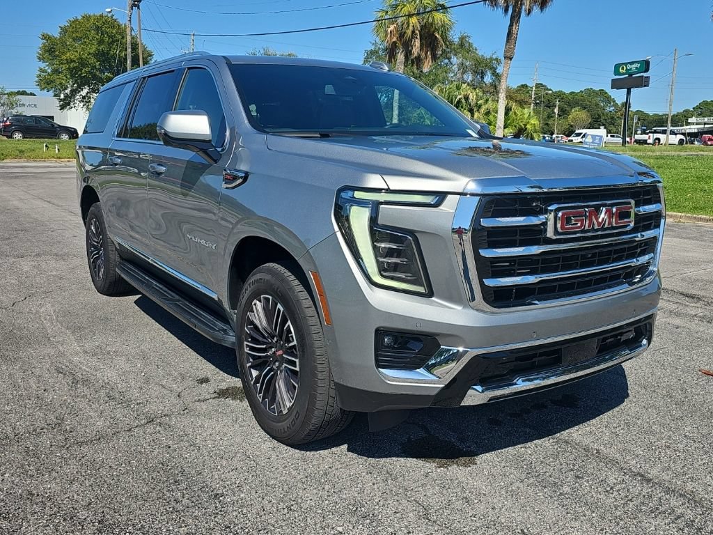 Used 2025 GMC Yukon XL Elevation AWD/4WD image 4