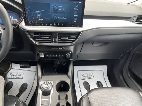 Used 2024 Ford Escape Platinum image 30