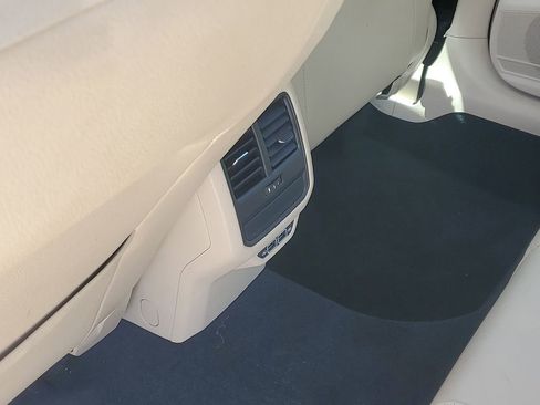 Used 2019 Volkswagen Passat 2.0T Wolfsburg w/ Wheels & Sunroof Package FWD image 11