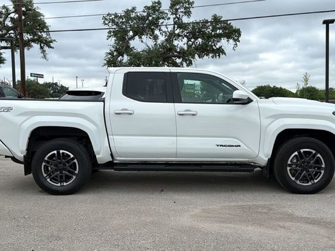 Certified 2024 Toyota Tacoma TRD Sport RWD image 4