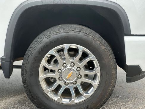 Used 2024 Chevrolet Silverado 2500 LTZ w/ LTZ Plus Package AWD/4WD image 32