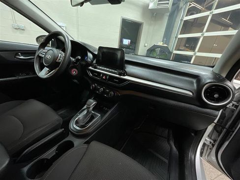 Used 2020 Kia Forte LXS image 29