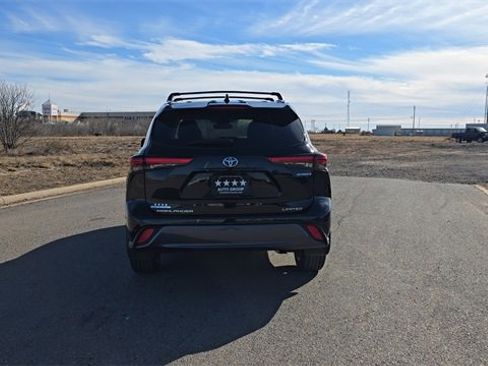 Used 2023 Toyota Highlander Limited image 6