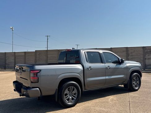 Certified 2025 Nissan Frontier SV w/ Tow Package RWD image 23