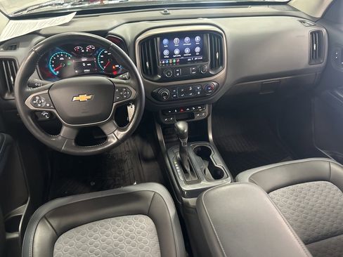 Used 2022 Chevrolet Colorado Z71 w/ Z71 Midnight Edition image 17
