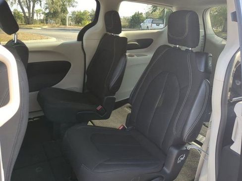 Used 2024 Chrysler Voyager LX image 14