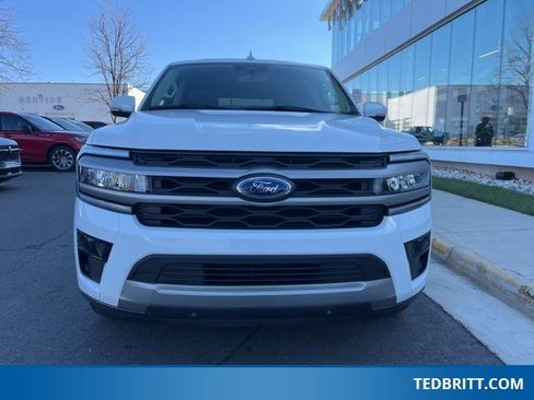 Used 2024 Ford Expedition XLT image 2