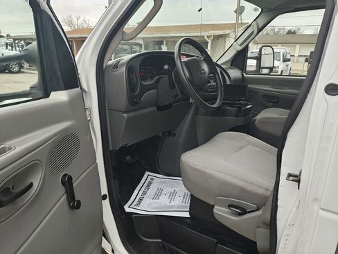 Used 2007 Ford E-450 and Econoline 450 RWD image 8