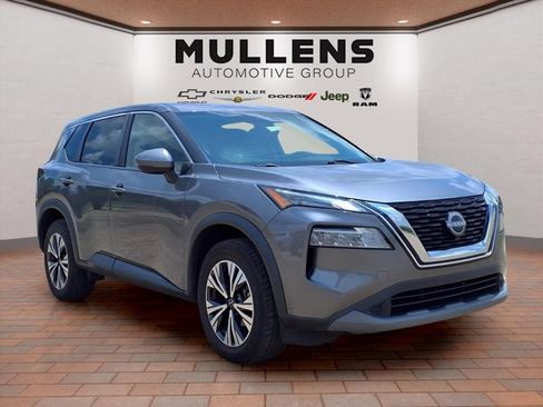 Used 2022 Nissan Rogue SV FWD image 3