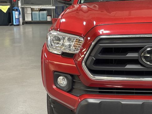 Used 2021 Toyota Tacoma SR5 image 5