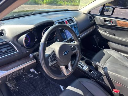 Used 2017 Subaru Outback 3.6R Limited AWD/4WD image 12