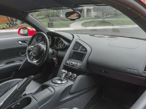 Used 2012 Audi R8 V10 AWD/4WD image 6