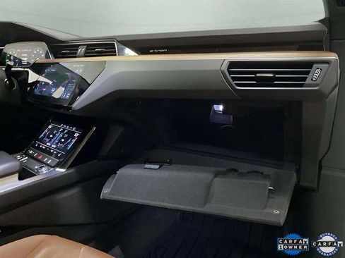 Used 2024 Audi Q8 e-tron Premium image 86