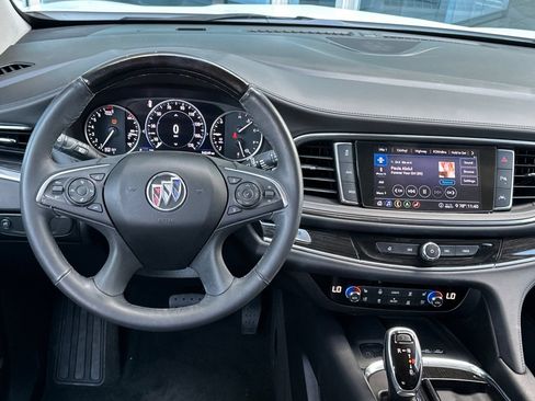 Used 2020 Buick Enclave Avenir w/ Avenir Technology Package AWD/4WD image 18