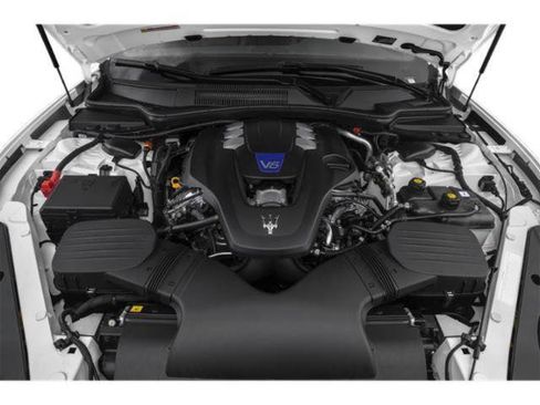 Used 2022 Maserati Quattroporte Modena image 15