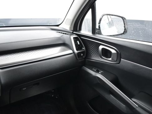 Used 2021 Kia Sorento LX image 14