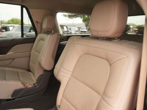 Used 2023 Lincoln Navigator L Reserve AWD/4WD image 13