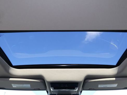 Used 2024 Nissan Rogue Platinum image 12