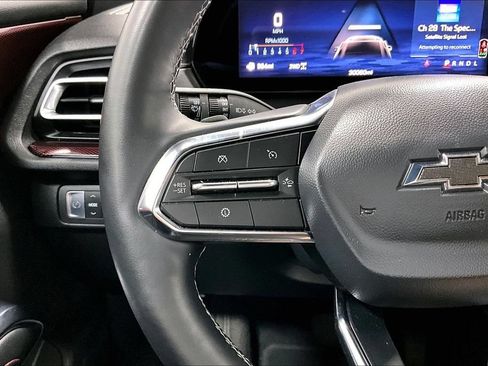 Used 2025 Chevrolet Traverse Z71 AWD/4WD image 23