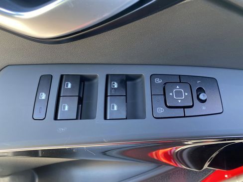 New 2025 Kia Niro EX image 7