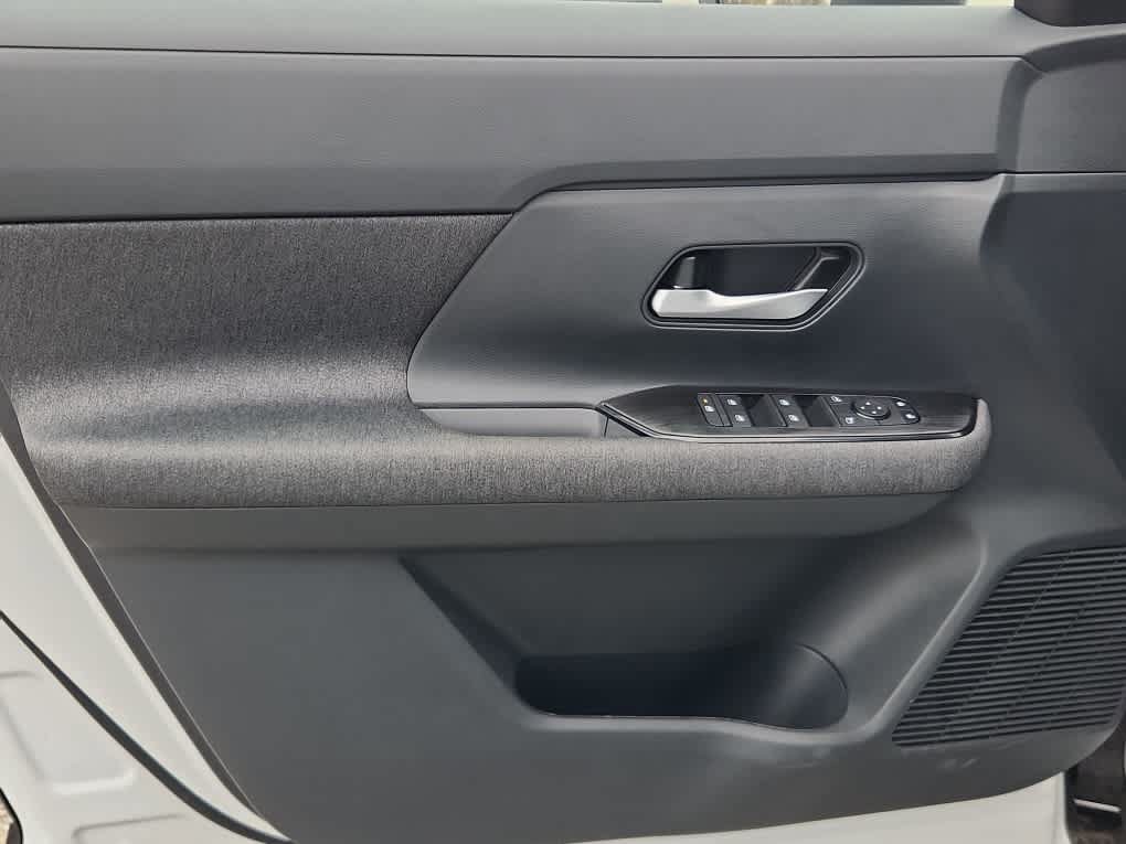 Used 2026 Nissan Kicks SV w/ Cold Weather Package AWD/4WD image 9