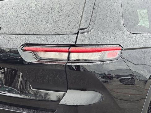 Used 2024 Jeep Grand Cherokee L Laredo image 7