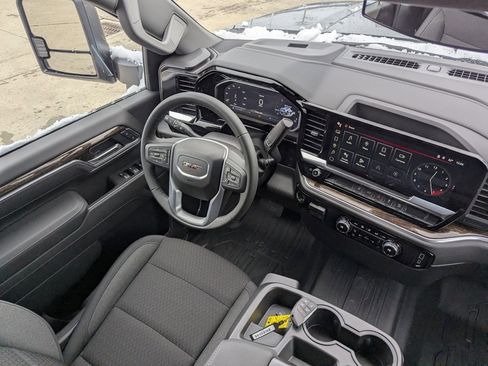 New 2026 GMC Sierra 2500 SLE image 18