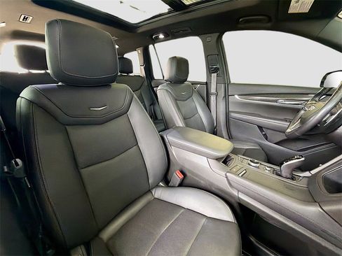 Used 2022 Cadillac XT6 Sport image 29