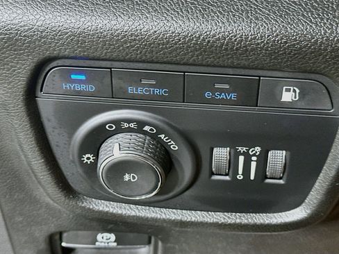 Used 2023 Jeep Grand Cherokee Overland AWD/4WD image 17