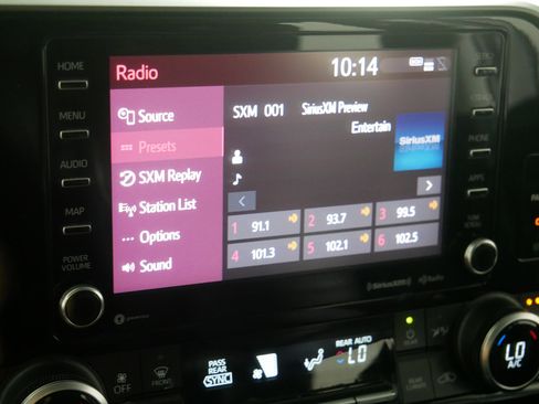 Used 2021 Toyota Highlander XLE image 22