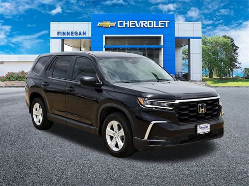 Used 2023 Honda Pilot LX image 9