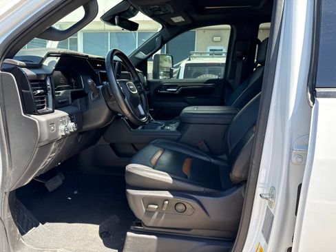 Used 2024 GMC Sierra 2500 AT4 w/ AT4 Premium Plus Package AWD/4WD image 18