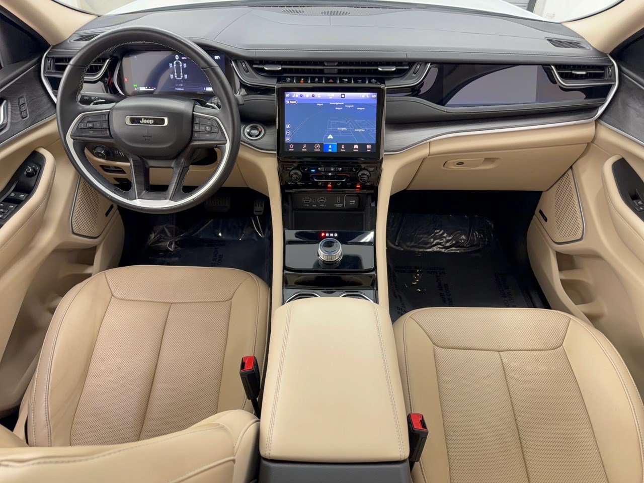 Used 2022 Jeep Grand Cherokee L Limited w/ Luxury Tech Group II RWD image 16