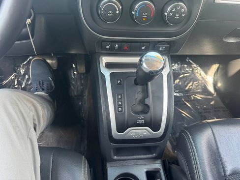 Used 2016 Jeep Compass Latitude AWD/4WD image 19