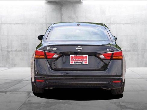 Used 2024 Nissan Altima 2.5 SV FWD image 6