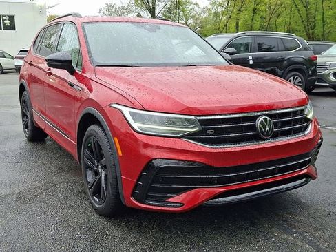 Certified 2024 Volkswagen Tiguan SE R-Line AWD/4WD image 2