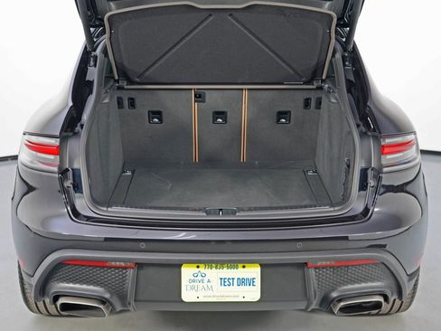 Used 2024 Porsche Macan w/ Premium Plus Packages image 10