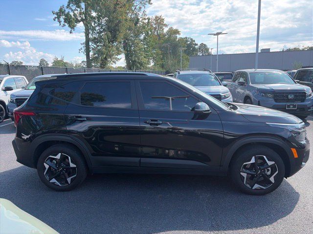 Used 2025 Kia Seltos S AWD/4WD image 5