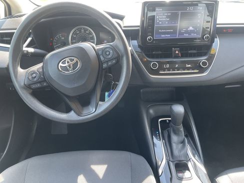 Used 2022 Toyota Corolla LE FWD image 15