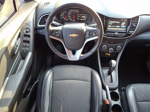 Used 2017 Chevrolet Trax LT w/ LT Convenience Package image 13