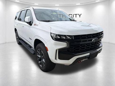 Used 2023 Chevrolet Tahoe Z71 w/ Luxury Package AWD/4WD image 6