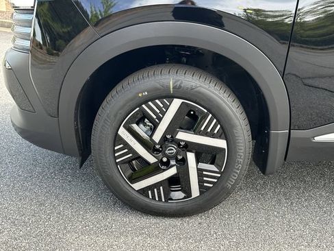 New 2026 Nissan Kicks SV FWD image 13