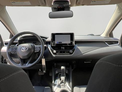 Used 2025 Toyota Corolla LE FWD image 10